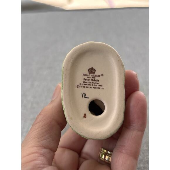 Vintage 1989 Royal Albert Beatrix Potter Figurine PETER RABBIT Excellent Rare - Picture 6 of 6